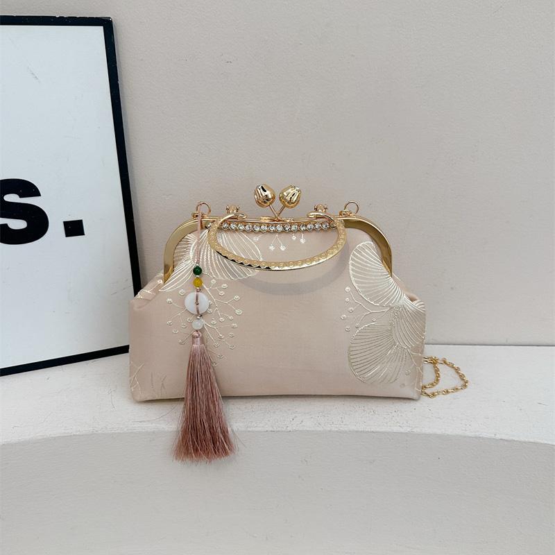 

New Embroidered Chinese Style Women s Shoulder Bag with Tassel Decorations Slant Carry Handbag with Chain Strap for Evening