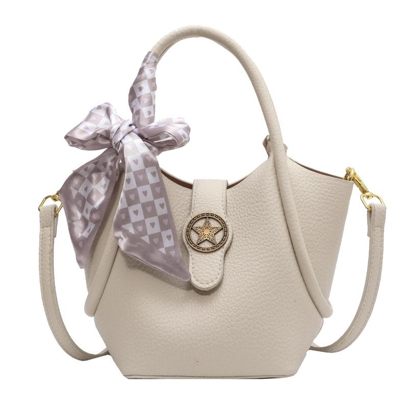 

2024 New Trend Women s Bag Niche Bag Simple Tote Bag Large Capacity Women s Shoulder Handbag