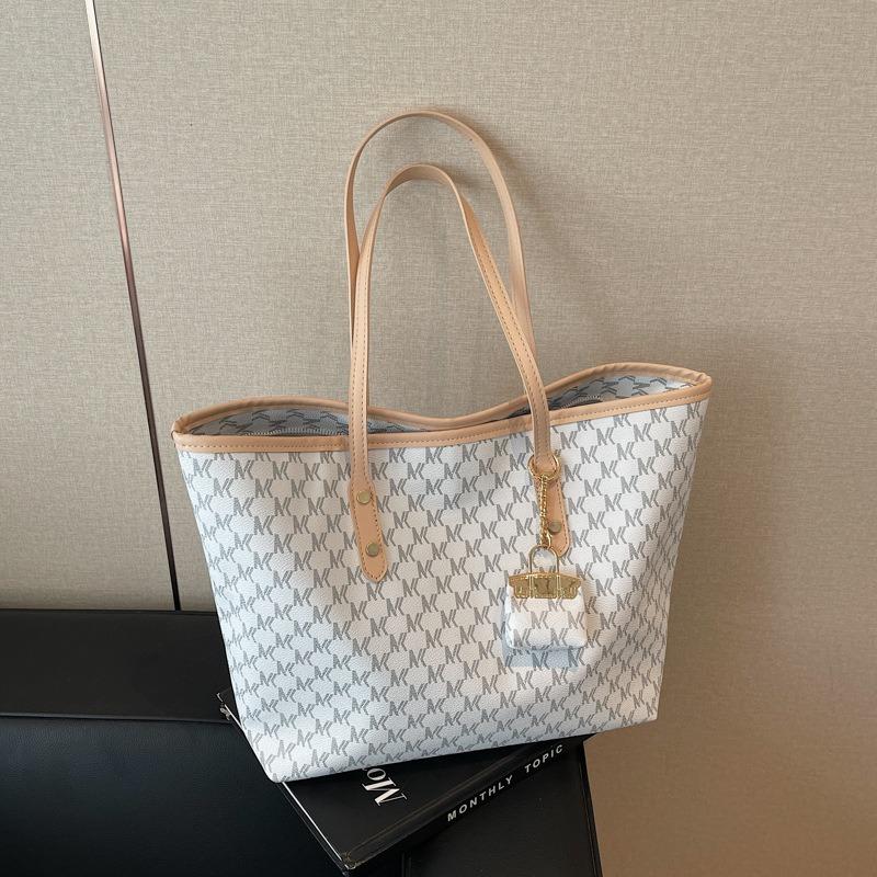 Large-capacity Bag Women's New Versatile High-end Shoulder Handbag Class Commuter Tote Bag