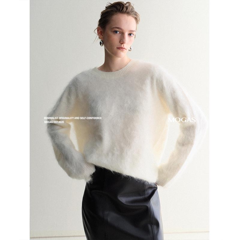 Women's Winter Soft Cashmere Knit Sweater - Round Neck, Silhouette Design