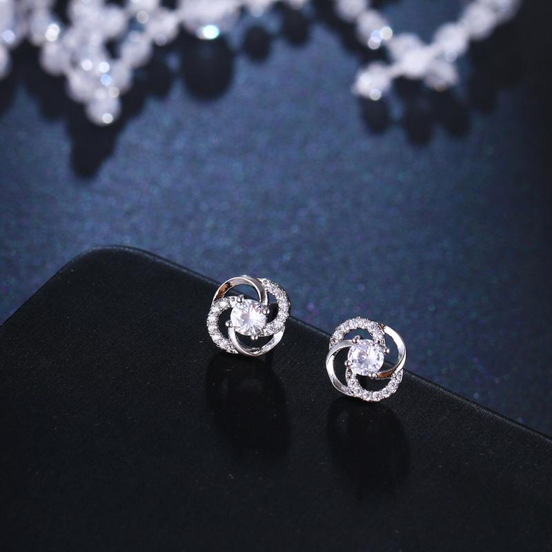 Bettyue Tiny Flower Appearance Cz Noble Earring For Women &Girls Exquisite Decoration In Bridal Wedding Party Fashion Jewelry