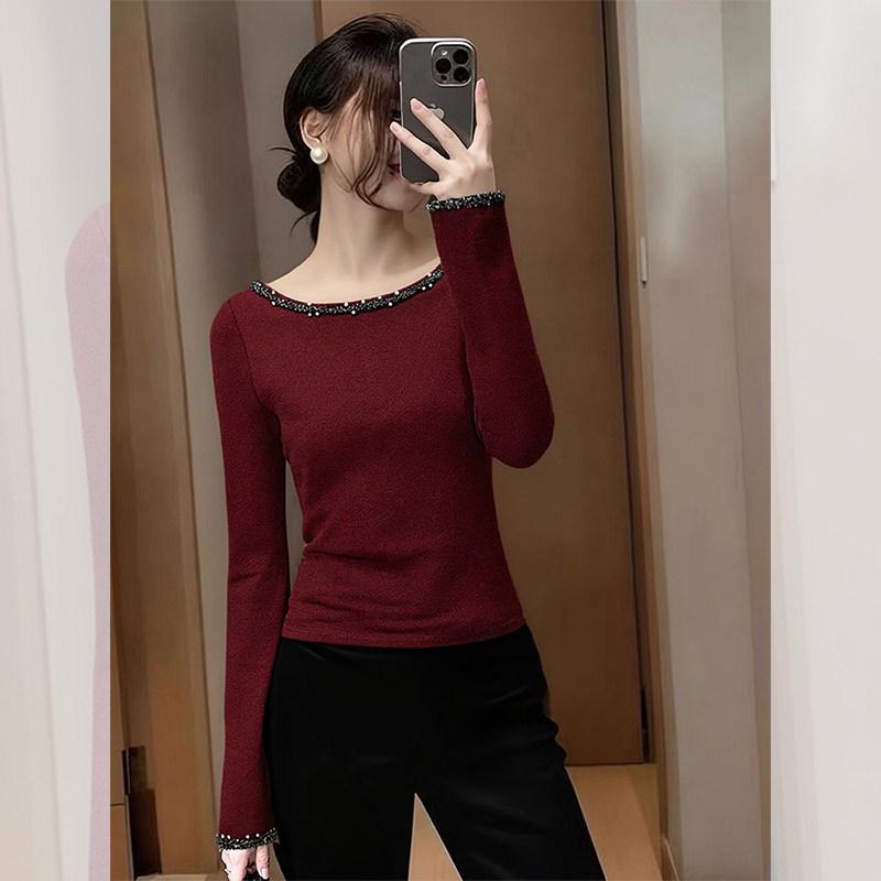 

Elegant Red Rhinestone Sequin Knit Top for Women - Long-Sleeve Autumn/Winter Base Layer Sweater One Size красный