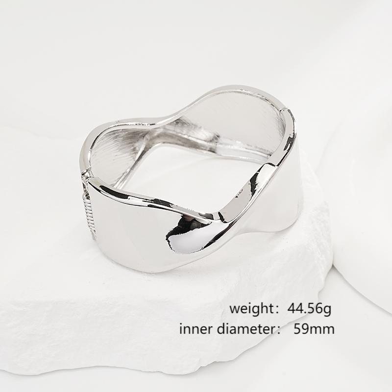 Interlocking Ring Open Bangle - European & American Light Luxury Design for Women