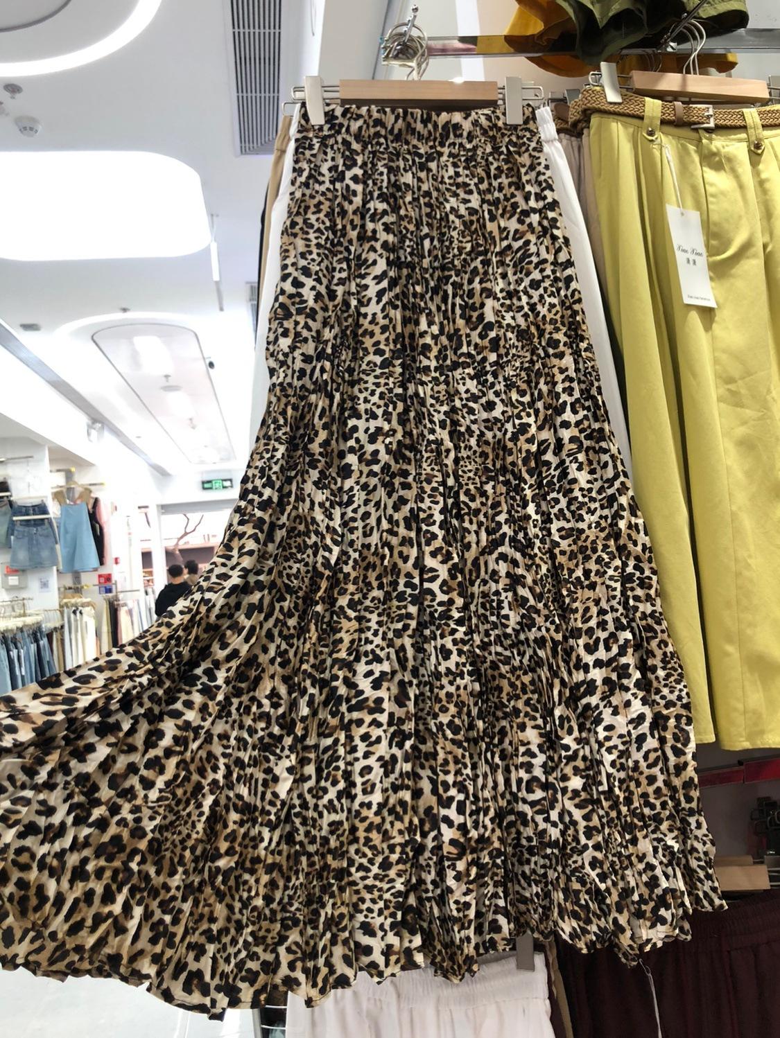 

Весна 2025 года. Модная юбка-скинни с леопардовым принтом, элегантная и плиссированная длинная юбка. One size