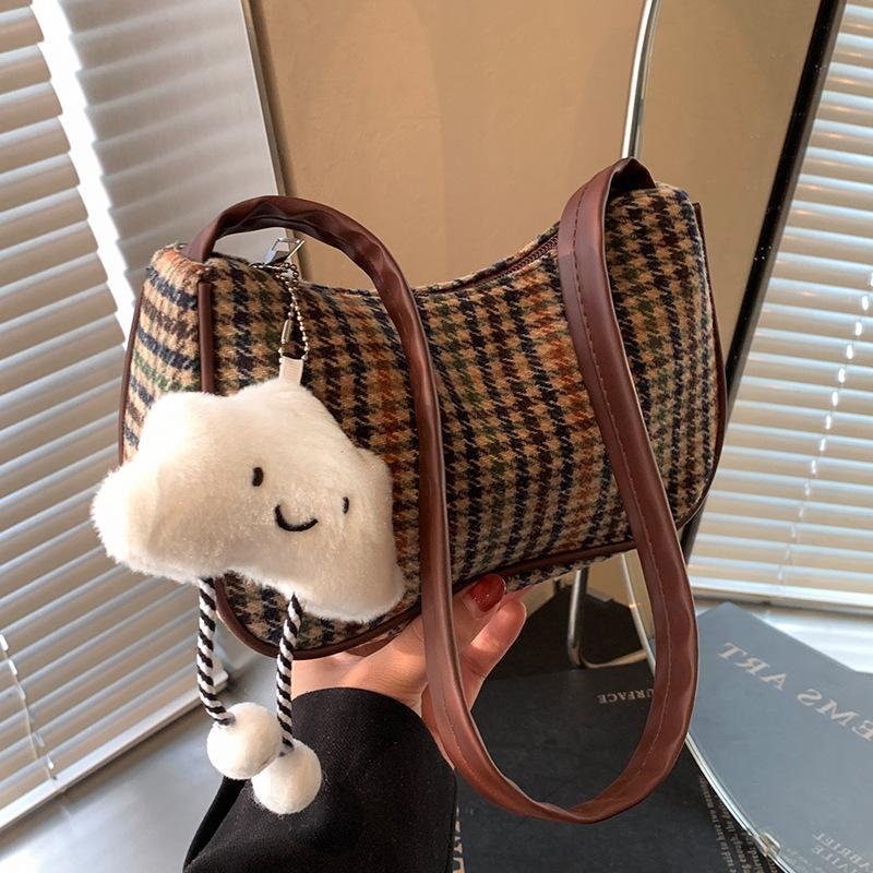 Super Popular Niche Underarm Bag for Women In Autumn and Winter  New Fashion and Fashionable Versatile One-shoulder Crossbody Bag for Women