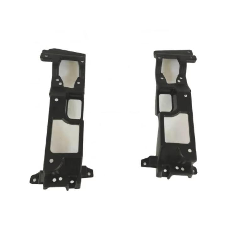 The LR037895 Fits the Land Rover Range Rover Vogue's Rear Bumper.