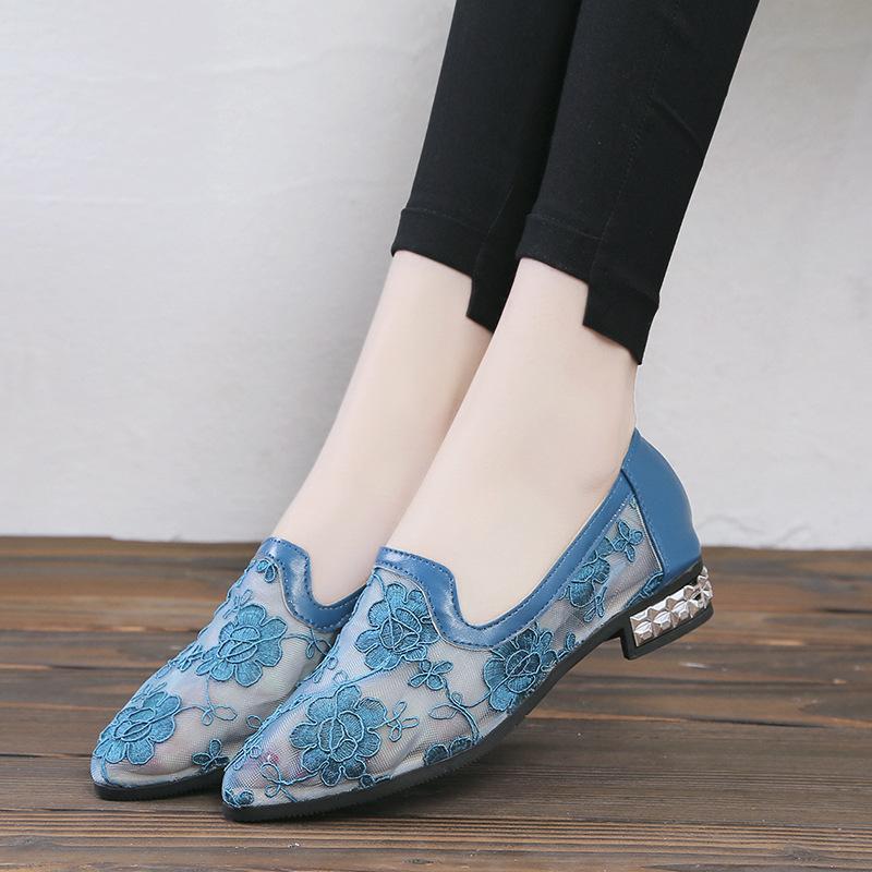 Fashion Mesh Hollow Sandals Women's Flat Bottom Non-slip Lace Embroidered Mother Shoes Women's Single Shoes