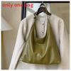 Pu Large Capacity Tote Bag For Women With Zipper Closure And Casual Street Style