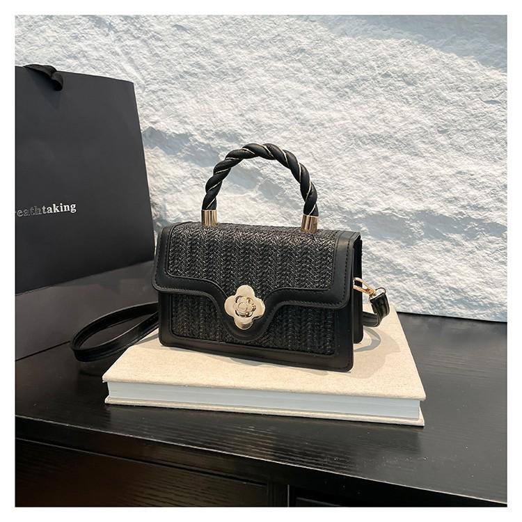 Beautifully Woven Fashion Color Matching 2025 New Flower Lock Trend Large Capacity Foreign Style Crossbody Portable Small Square Bag
