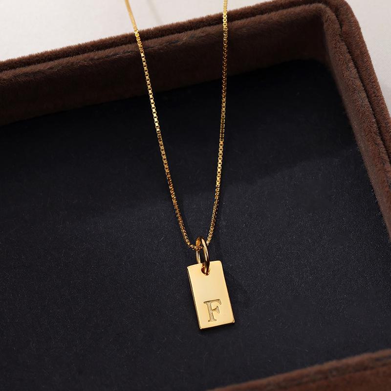 

Ожерелье с квадратной буквой Banyan Tree из стерлингового серебра Model F