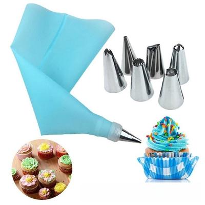 Set - Pastry Bag and Nozzles for It