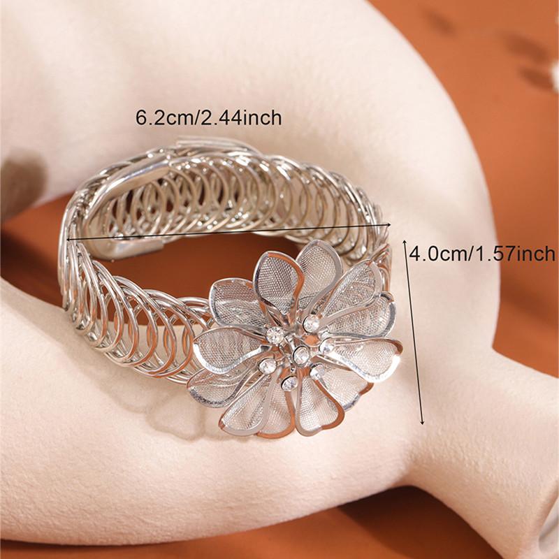 Fashion Jewellery Women Crystal Flower Open Bangles Golden Silvery Elastic Open Bracelet Femme Cuff Bracelet Jewelry