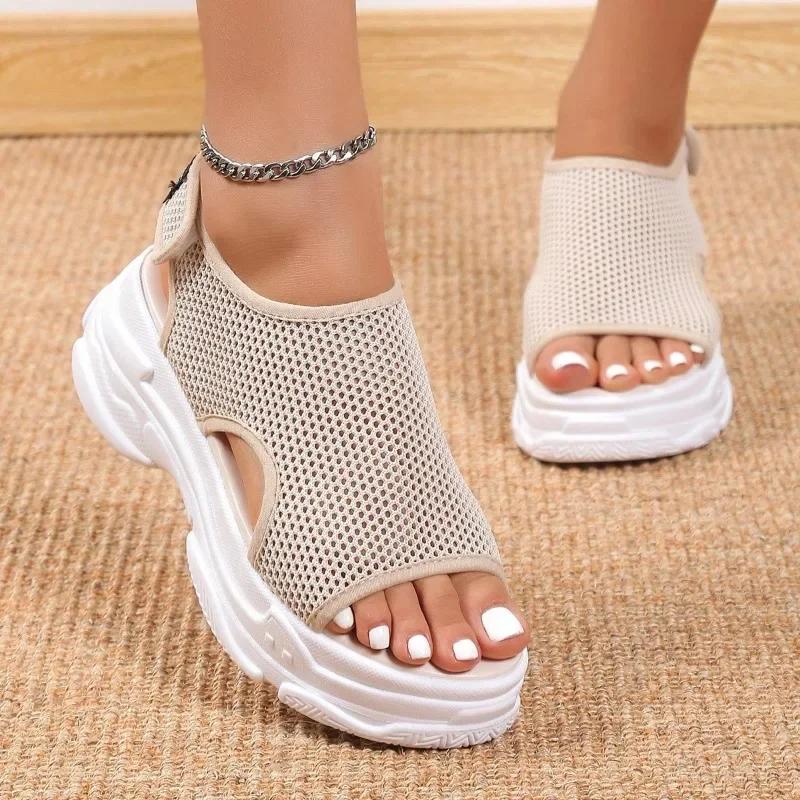 Móda 2024 Horký prodej Nové všestranné dámské boty Léto Silná podrážka Síťovina Módní ležérní Duté Sandály s rybí tlamou Sandály Dámské