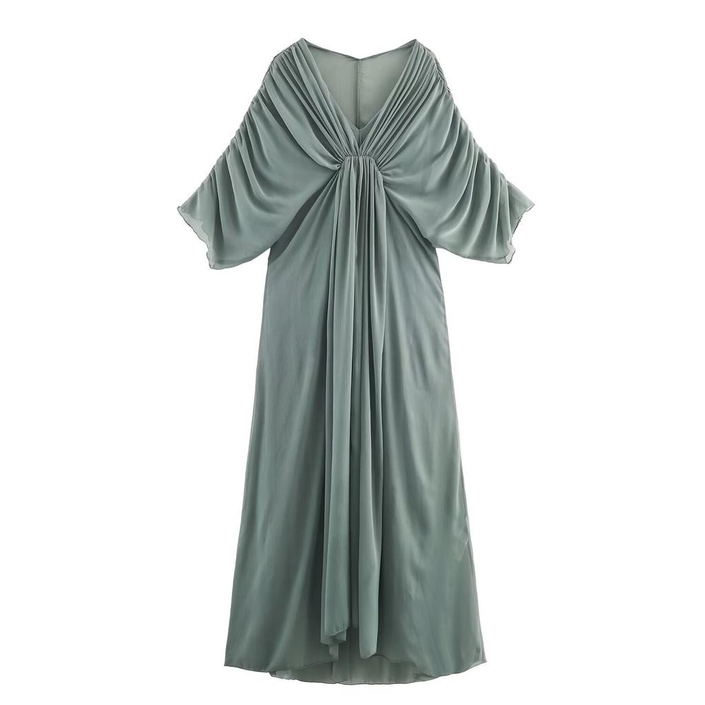 European and American autumn and winter new women's clothing temperament waist V-neck French casual solid color dress
