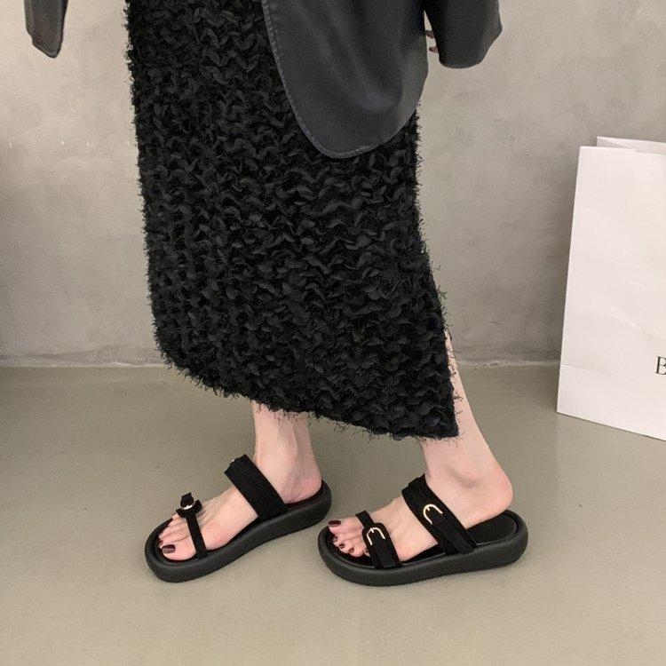 French thick-soled open-toe with small sandals to wear outside 2025 summer new casual beach beautiful sandals slippers