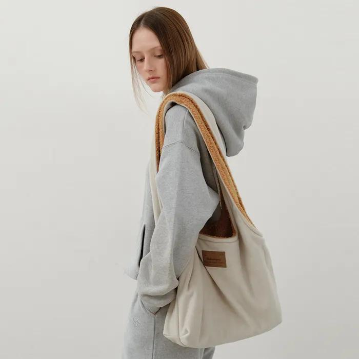 Warmy Reversible Dumble Bag_BEIGE(W25-ACC07)