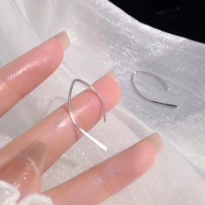 Simple Line Earrings for Women's Temperament, Cold and Niche Design, High-end Commuting Earrings
