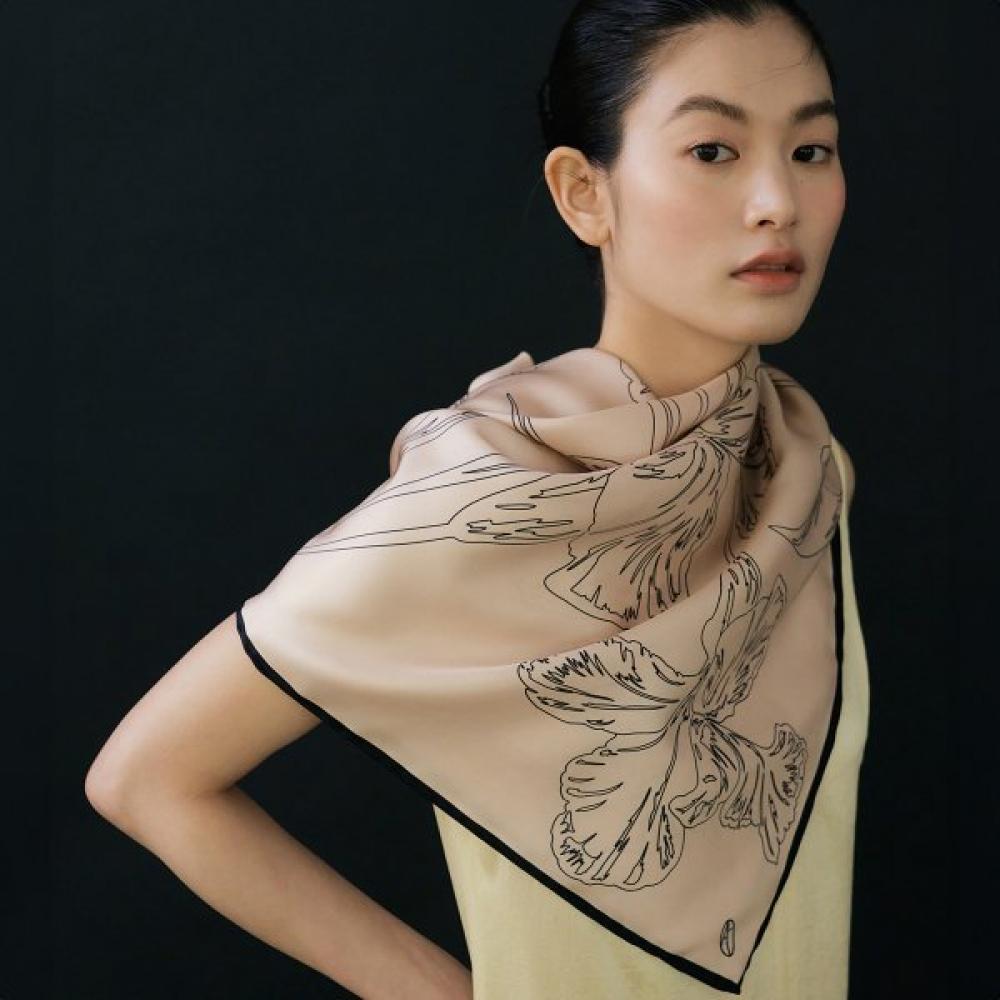 Avvina Pelle Silk Scarf 90   Peach Single option