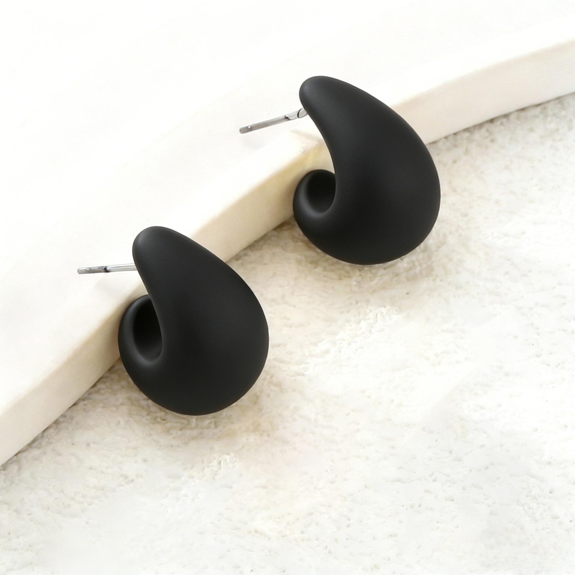 

Water drop stud earrings simple temperament lightweight Doudou stud earrings light luxury ears чорний