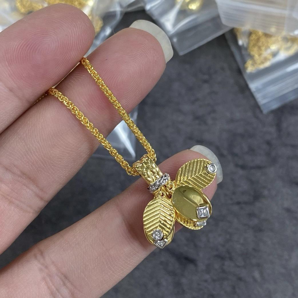 

V Gold Plated Coffee Bean Necklace with Leaf Pendant – European & American Style, Exquisite Niche Design Full Body V Gold золотий