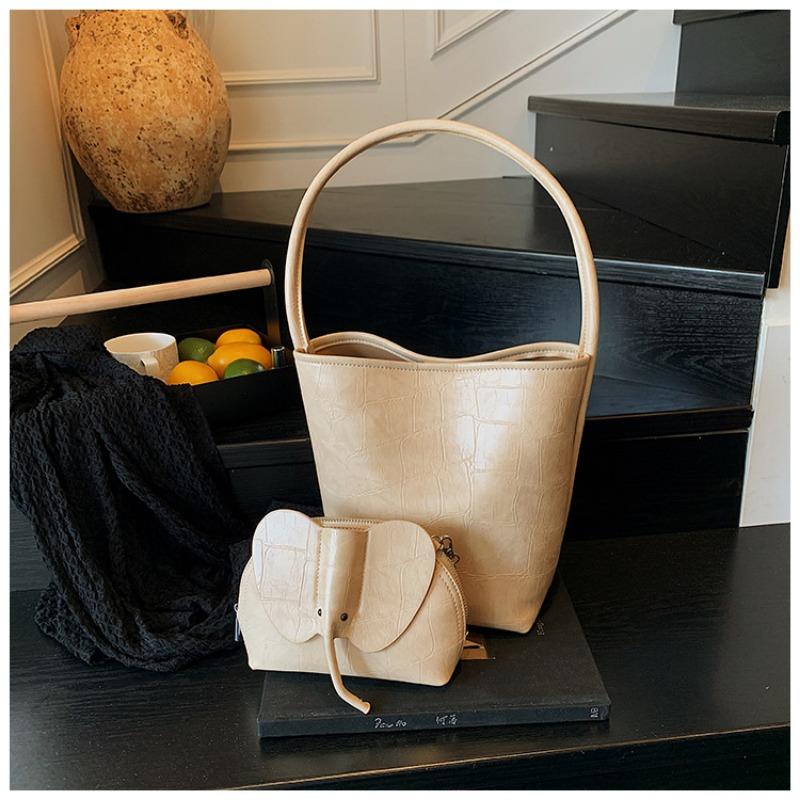 

Oil wax leather small bag women s spring new fashionable retro bucket bag hand scratching popular shoulder bag