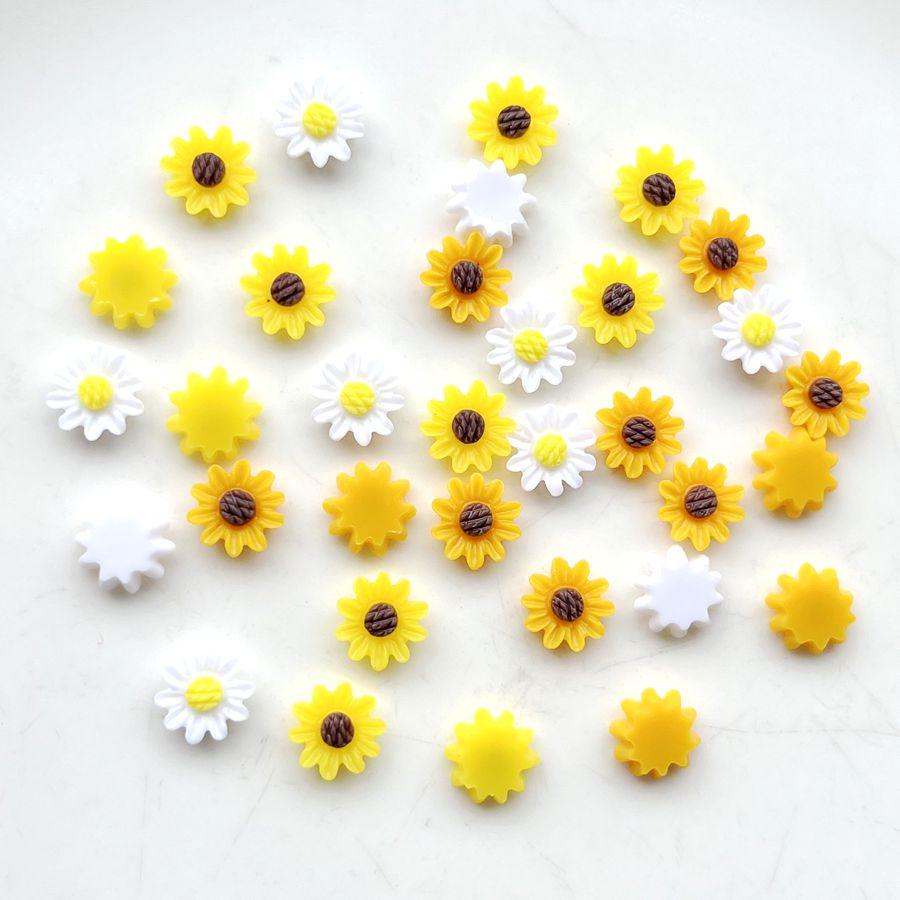 50 Pcs 10mm Chrysanthemum Scissors Craft Scrapbook Decorations for Jewelry Making, Nail Art DIY, and Alluring Flower Accents