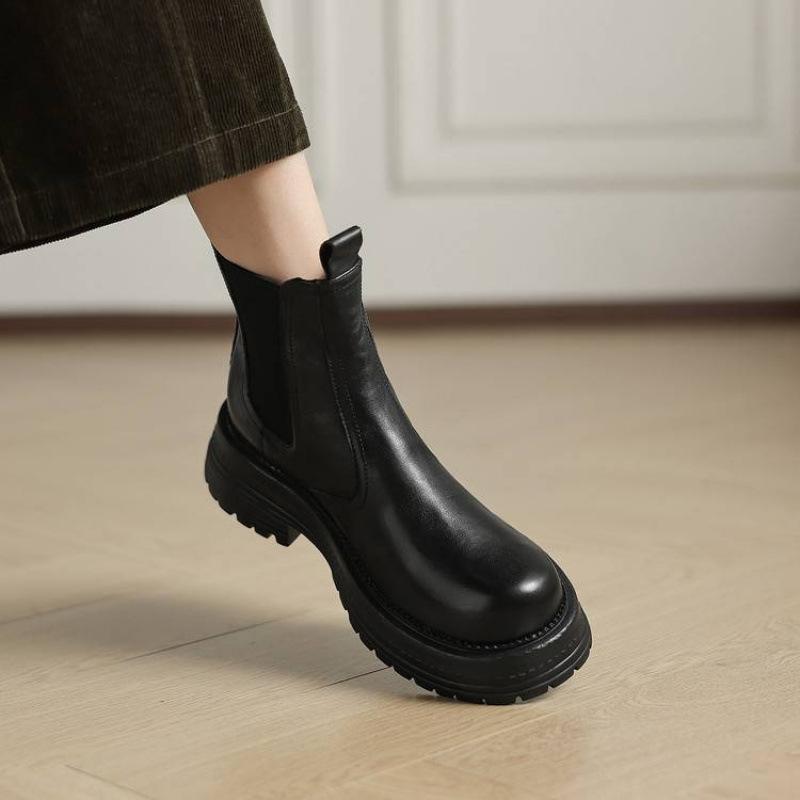 Autumn and Winter Leather Martin Boots Rubber Platform Large Size Women's Boots Comfortable Versatile Cowhide Low Boots New Short Boots Women