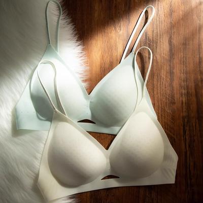 Sous-vêtement Fin d'Été pour Femme Nouveau Style Respirant Fine Bretelle Belle Dos Petit Poitrail Push-up Sans Trace