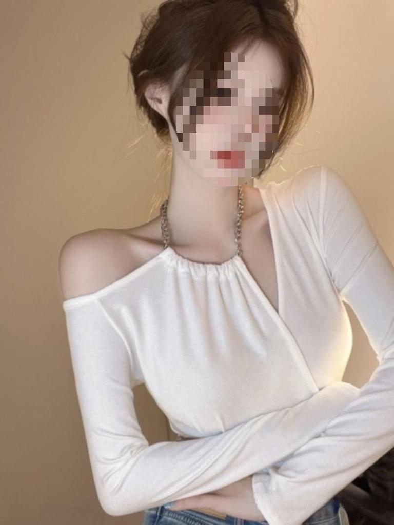 Oversized Chain T Shirt With Asymmetric Design For Casual Women Wear