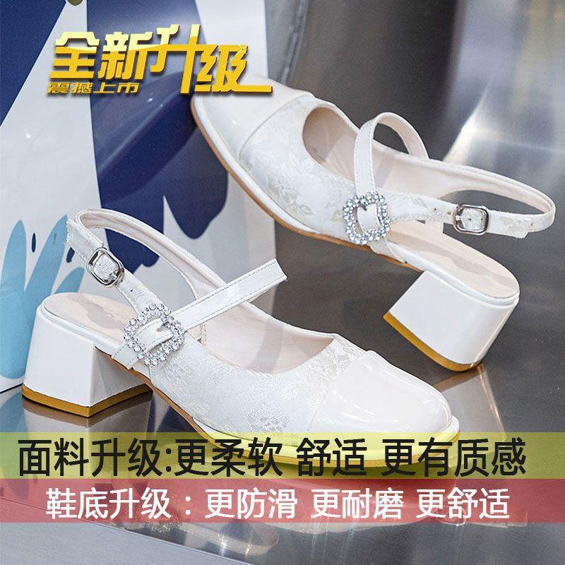 

2025 летние новые толстые каблуки с одинарными туфлями Мэри Джейн женские с неглубоким ртом и юбкой в национальном стиле пустые сандалии с сумкой на голове 40