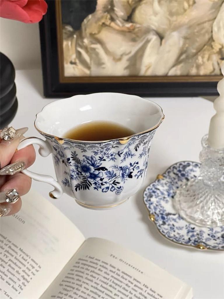 European Coffee Cup Saucer Set Flower Tea Cups Set Porcelain English Afernoon Tea Cup and Saucer Coffee Ceramic Cups Mugs Gift