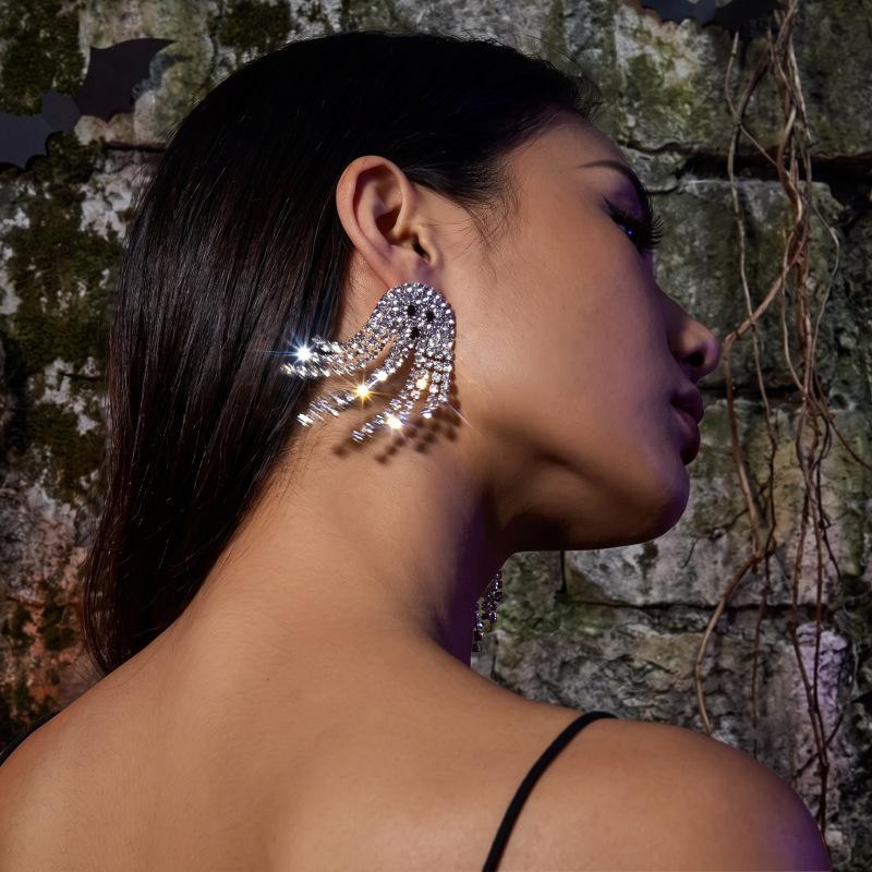 New European and American Halloween earrings, ghost funny diamond-encrusted earrings, personalized creative style earrings, women's models