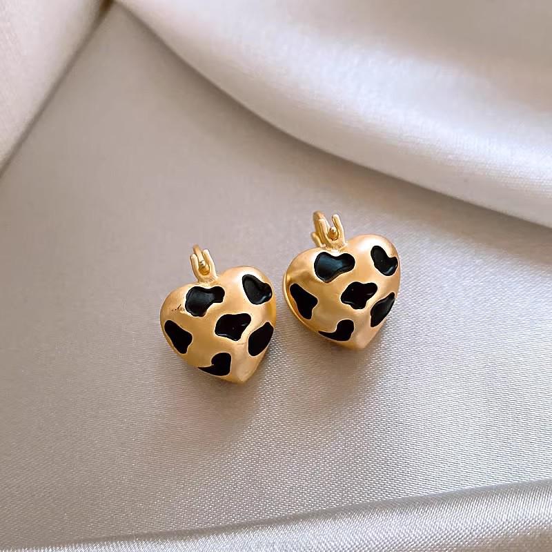 18K Gold-Plated Maillard Style Retro Stud Earrings - Light Luxury, Versatile High-End Design for Women