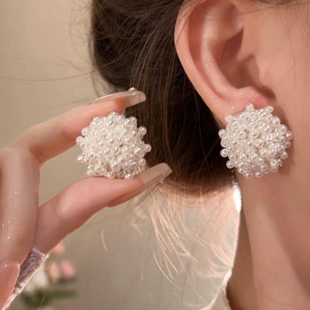 

Korean Imiation Pearl White Beaded Cluster Flower Stud Earrings for Women Romantic Bride Wedding Engagement Jewelry Accessories белый