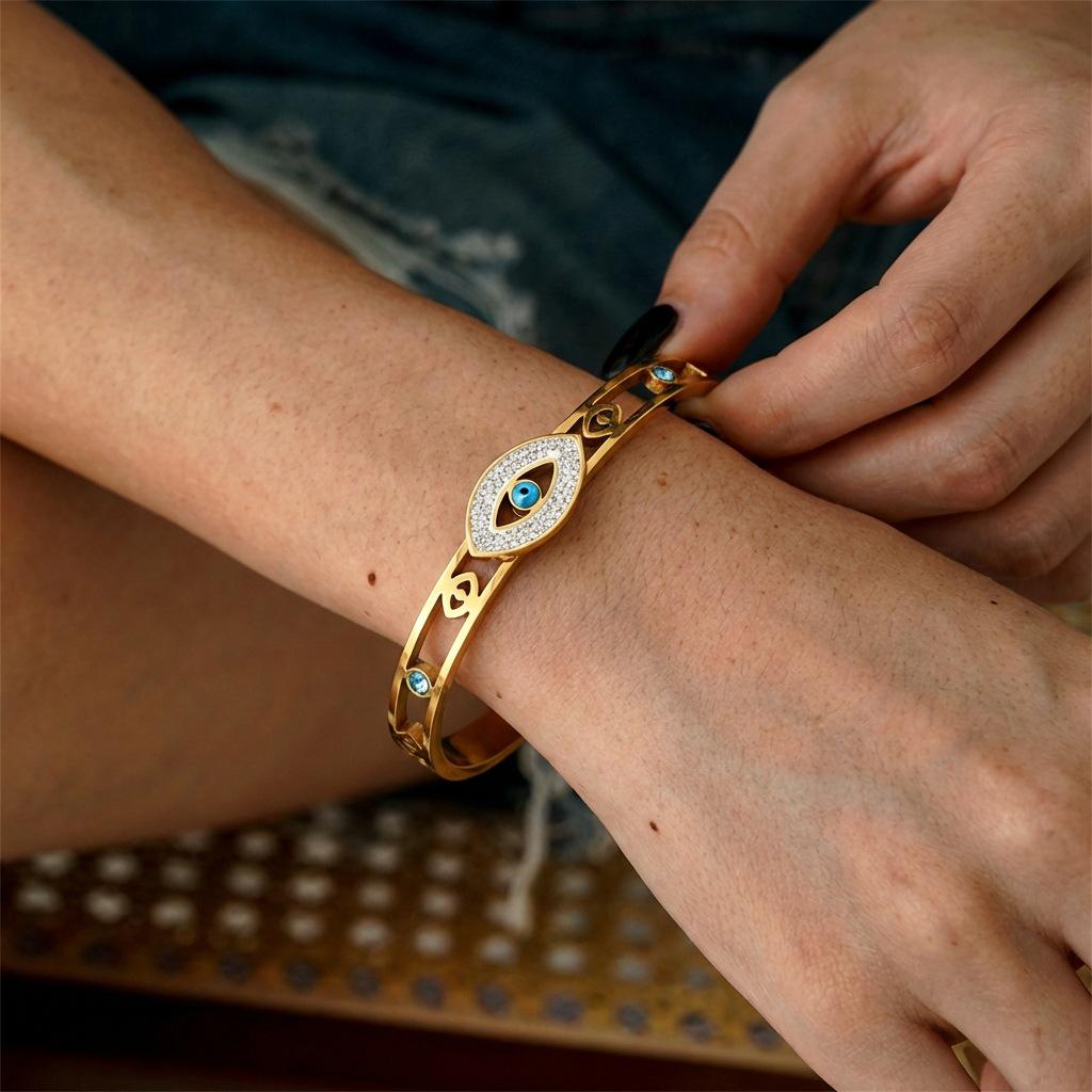 Dämonenauge Titanstahl Strassstein Armband - Modisches Hohl Design