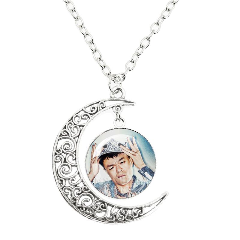 

Cute Jyp Meme Moon Necklace Lovers Women Glass Dome Pendant Accessories Party Girls Chain Jewelry Charm Necklace
