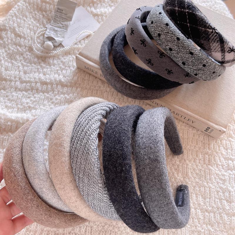 Gray Plush Wide Brim Headband: Versatile Women's Hair Accessory