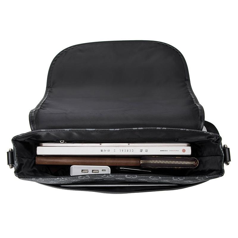 New men's bag playing card printing small square bag men's commuting flip briefcase single shoulder messenger bag tide