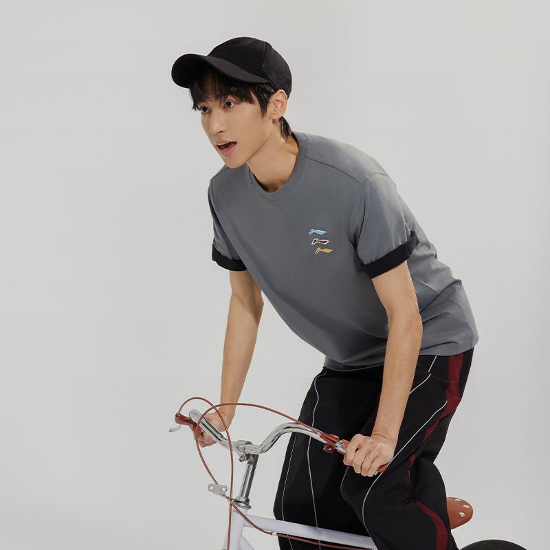 Li Ning Cool Tea T Quick-Dry Cool Casual Sports Top Logo Print Round Neck Loose Summer Short Sleeve T-Shirt Men tops Shadow-Gray AHSU709-5