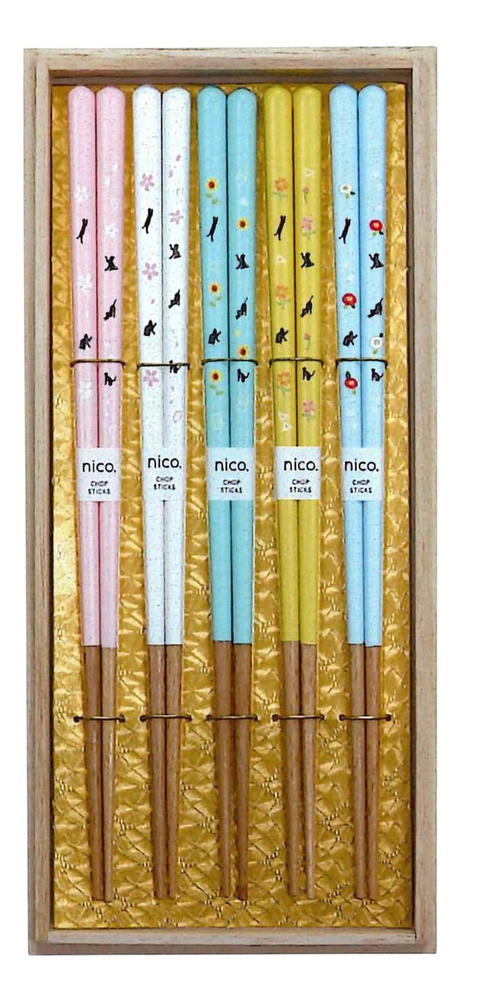 Tanaka Chopsticks Gift 5 Pairs in a Paulownia Wood Cat and Seasonal Flower Design Dishwasher 5 790725 Set, Box, (Antibacterial, Safe), Colors, 23cm,