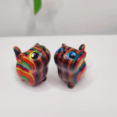 Rainbow Cat Curiosity Hand-Carved Ornament - Creative Animal Car Decor & Birthday Gift