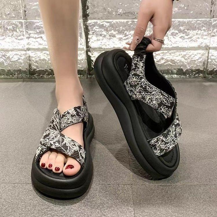 Sandals women's new summer outer wear thick-soled heightening skirt one pedal beach sandals women's outer wear