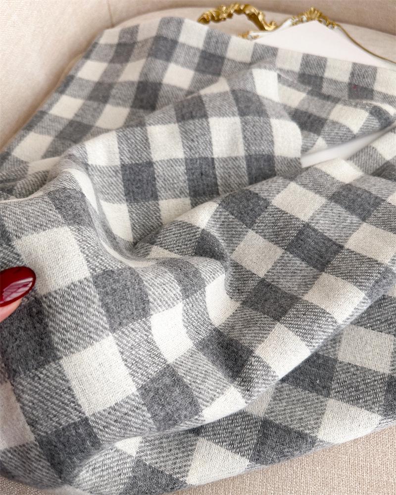 Stilvoller koreanischer Karoschal mit Kaschmirgefühl - Damen Quastenschal für Herbst & Winter