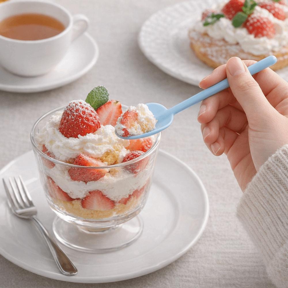 100PCS Lightweight Heart-shaped Spoons Thickened Ice Cream Spoons Disposable Spoons  Party