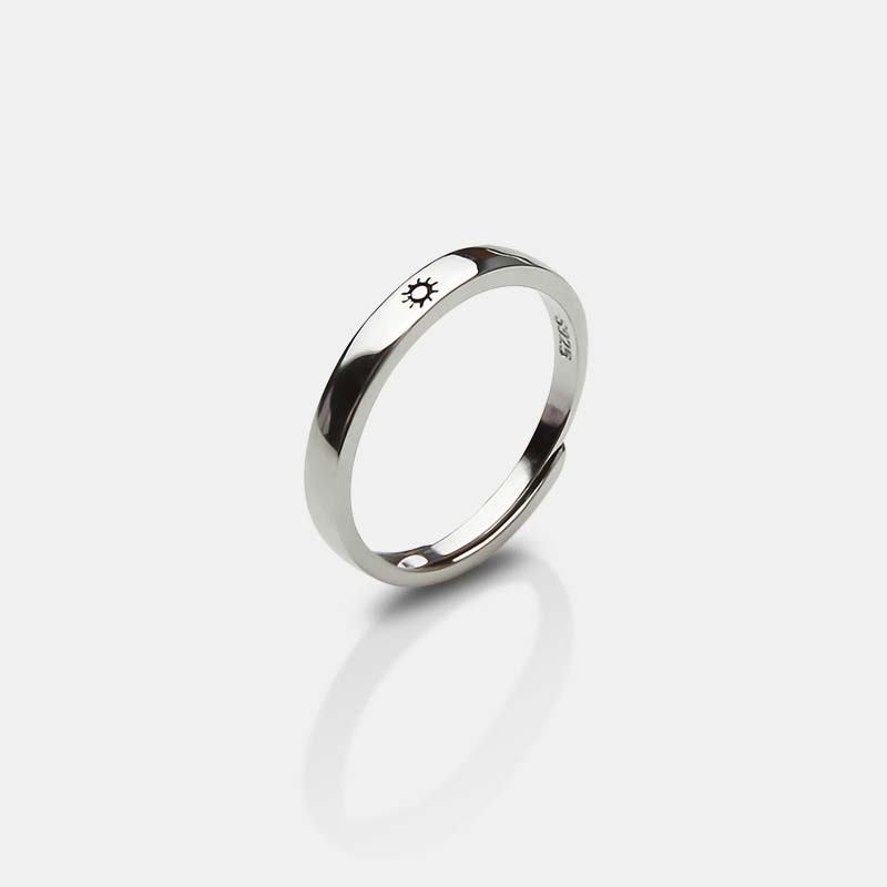 2Pcs Astronaut Planet Couple Rings for Women Men Cute Sliver Color Star Moon Adjustable Finger Rings Romantic Lovers Jewelry