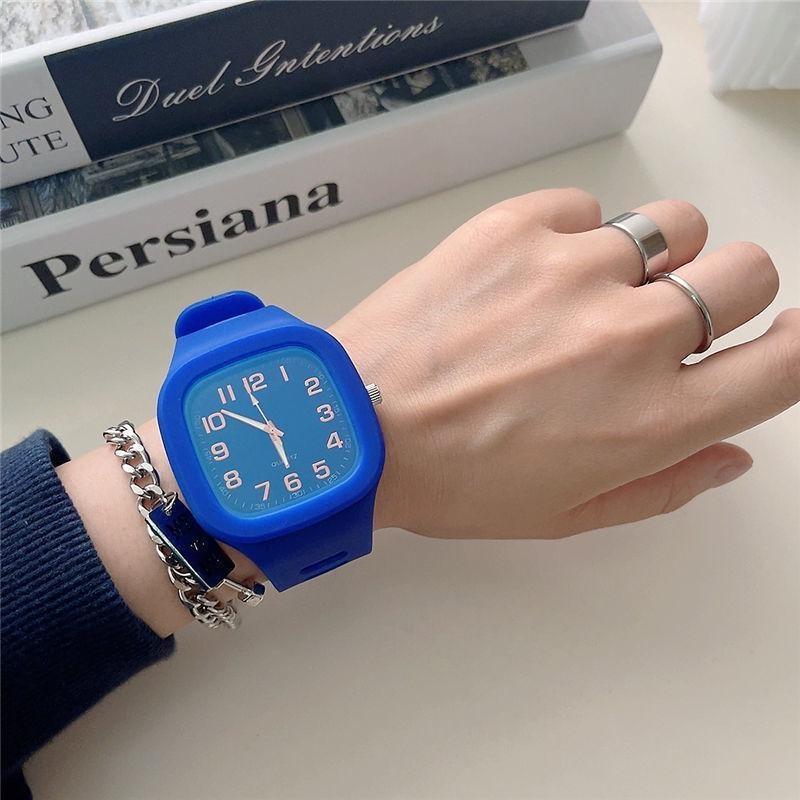 Korean Simple Square Quartz Digital Dial Casual Wrist Watches Rubber Strap Student Couple Watch Waterproof Wristwatch for Men and Women