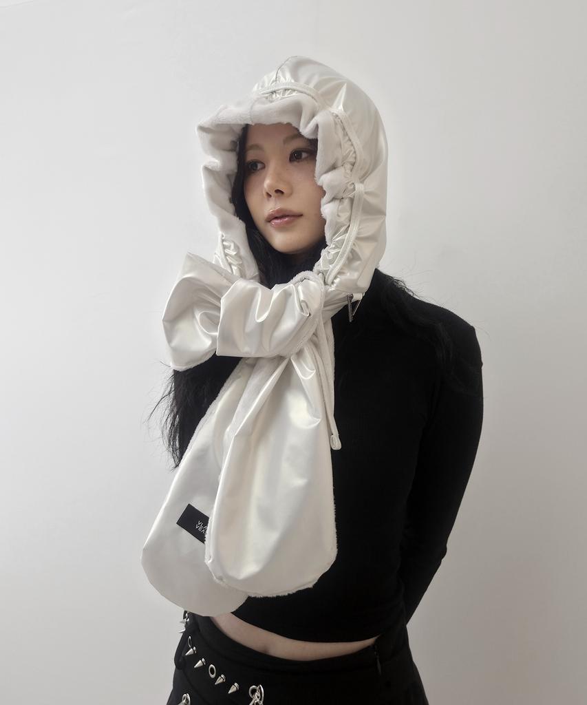 Beullaegbiseuteu Reversible Balaclava _ White Pearl _ Ac4502
