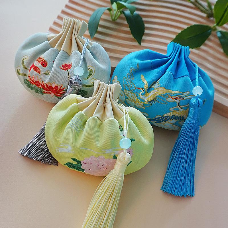 Retro Chinese Style Hanfu Brocade Sachet - Portable Ancient Car Hanging Ornament