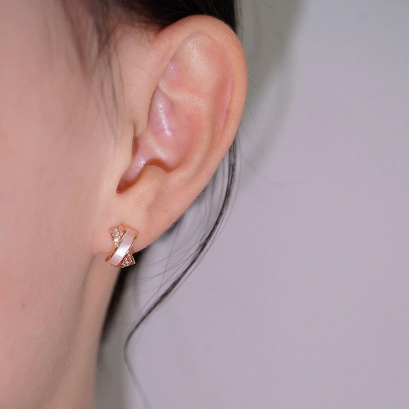 New Cross Fritillary Exquisite Small Simple Fashion Temperament Versatile Zircon Stud Earrings Women