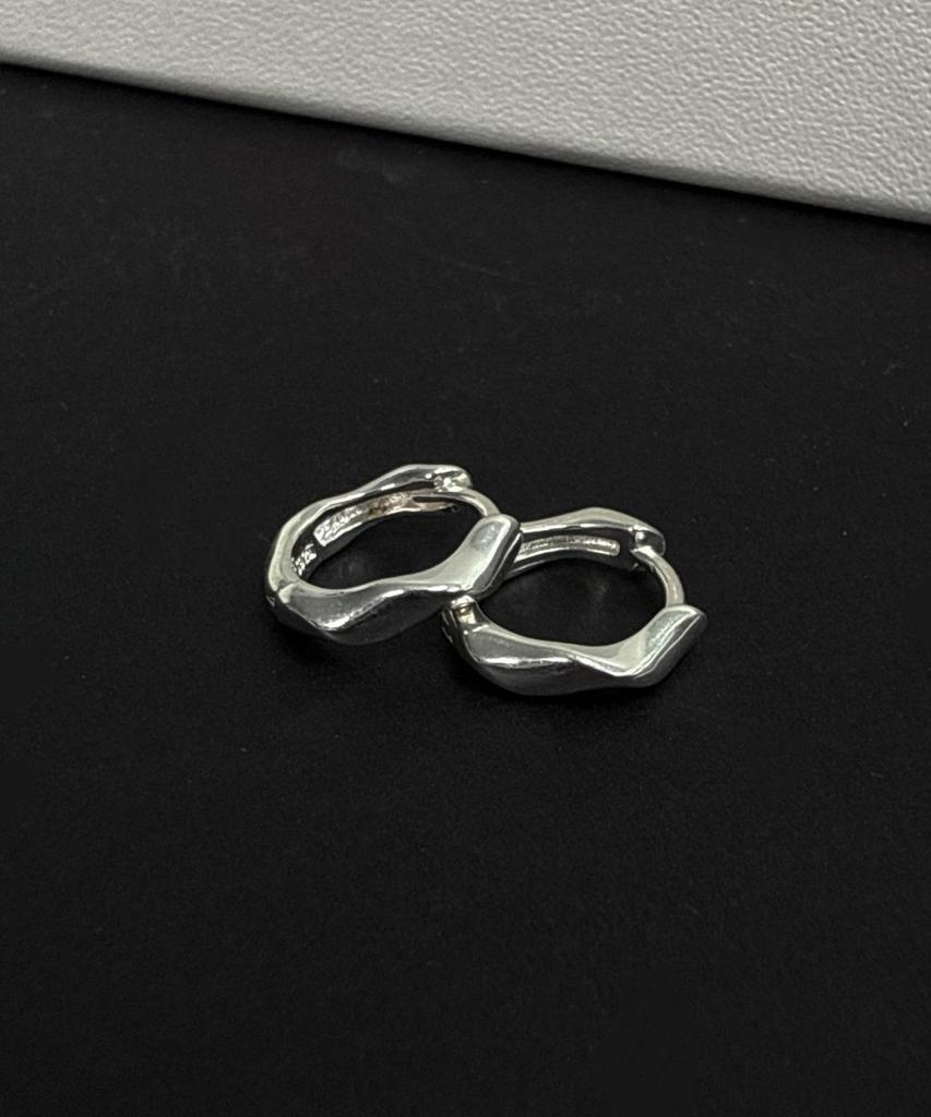 Baradu 925 Pointed Wave Hoop Earring